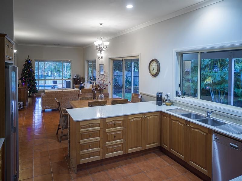 38 Stretton Drive, Helensvale QLD 4212