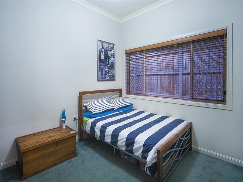 38 Stretton Drive, Helensvale QLD 4212