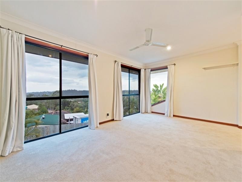 42 Palmerston Drive, Oxenford QLD 4210