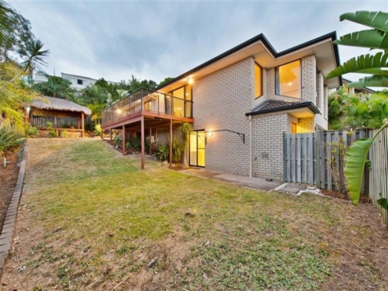 42 Palmerston Drive, Oxenford QLD 4210