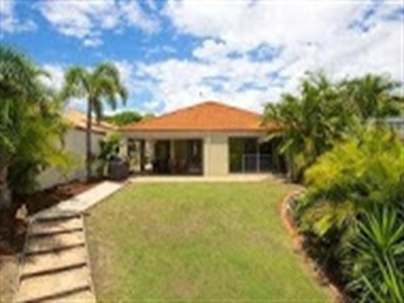 4/6 Monterey Keys Drive, Helensvale QLD 4212