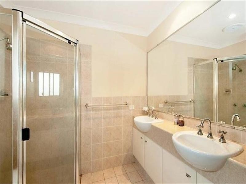 4/6 Monterey Keys Drive, Helensvale QLD 4212