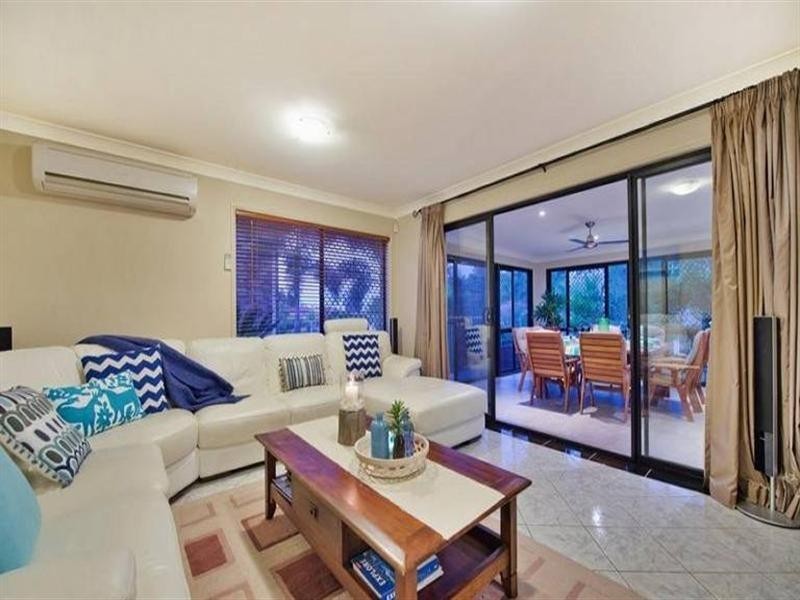 46 Gippsland Drive, Helensvale QLD 4212