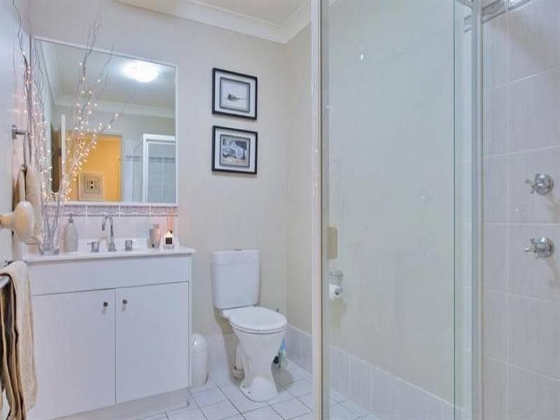 46 Gippsland Drive, Helensvale QLD 4212