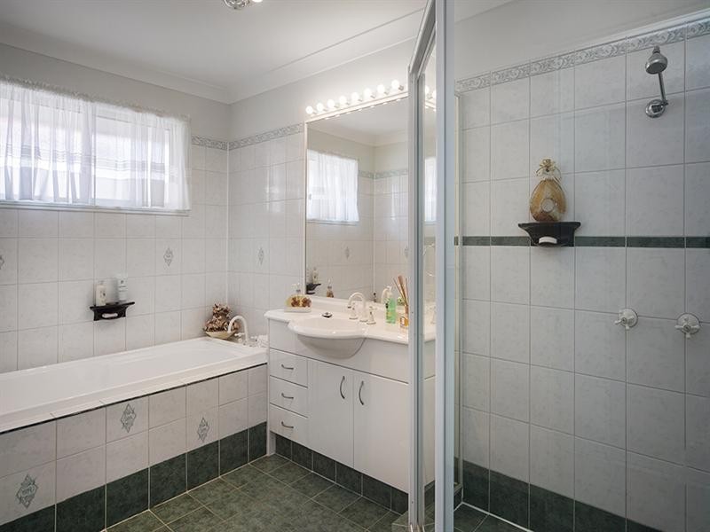 1 Yungaburra Place, Helensvale QLD 4212