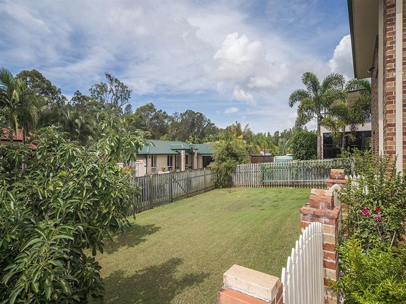 1 Yungaburra Place, Helensvale QLD 4212