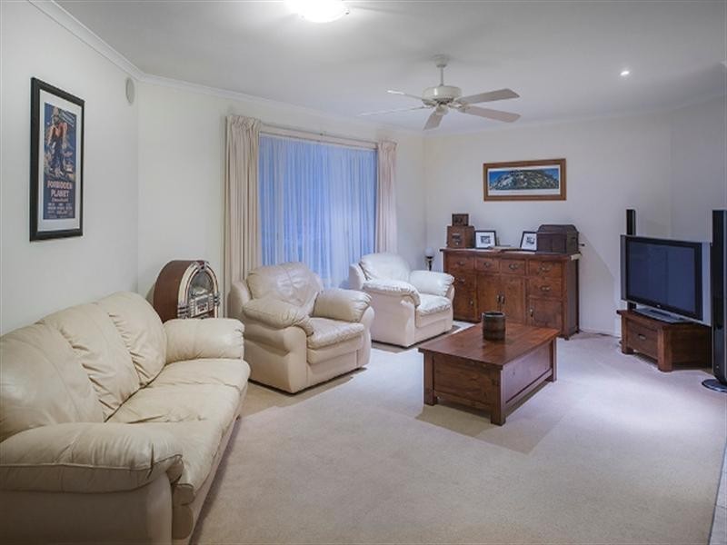 12 Moorea Court, Pacific Pines QLD 4211
