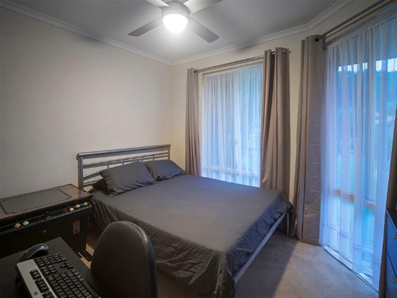 12 Moorea Court, Pacific Pines QLD 4211