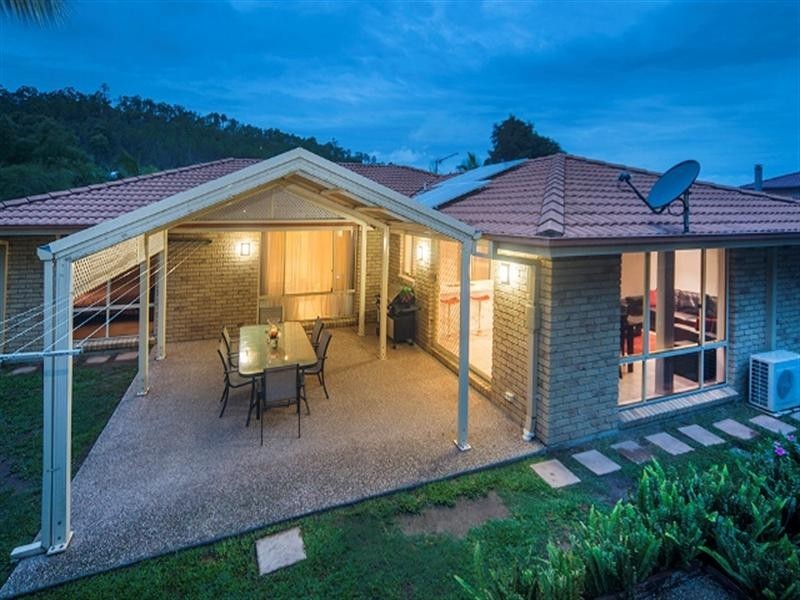 12 Moorea Court, Pacific Pines QLD 4211