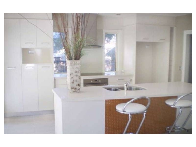 27 Gordon Street, Labrador QLD 4215