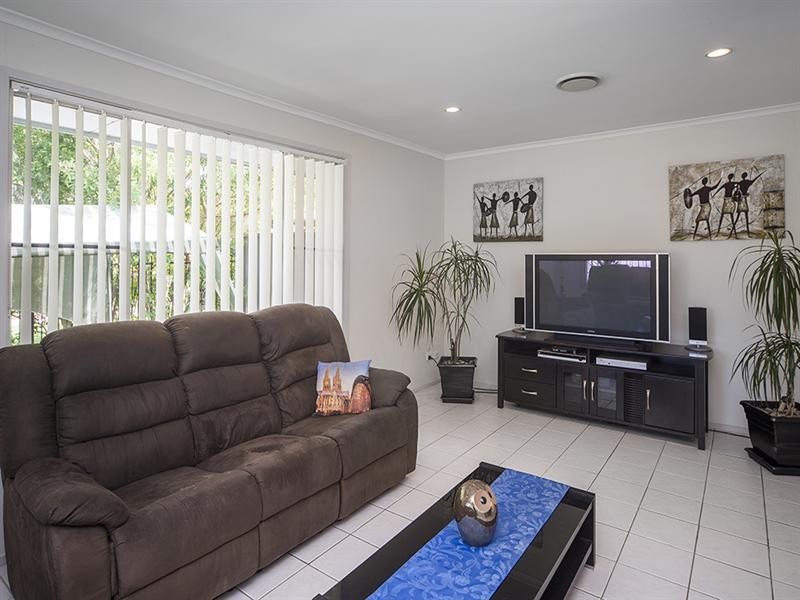 6 Wandilla Drive, Helensvale QLD 4212