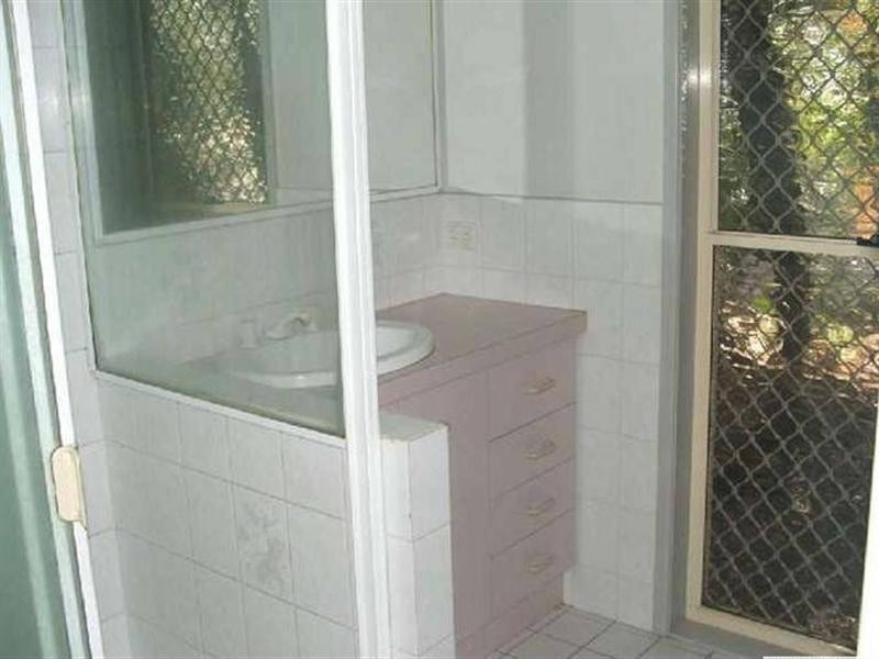 2/2 Paten Street, North Ipswich QLD 4305