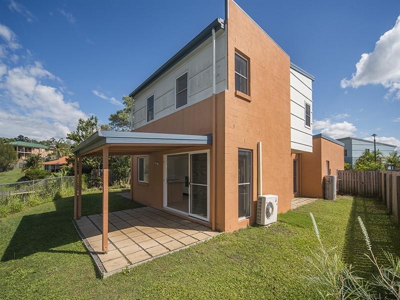 3 Ridgewood Close, Pacific Pines QLD 4211