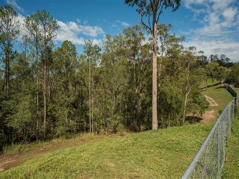 3 Ridgewood Close, Pacific Pines QLD 4211