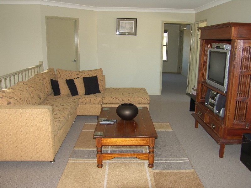 15 Gerard Street, Pacific Pines QLD 4211