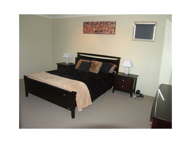 15 Gerard Street, Pacific Pines QLD 4211