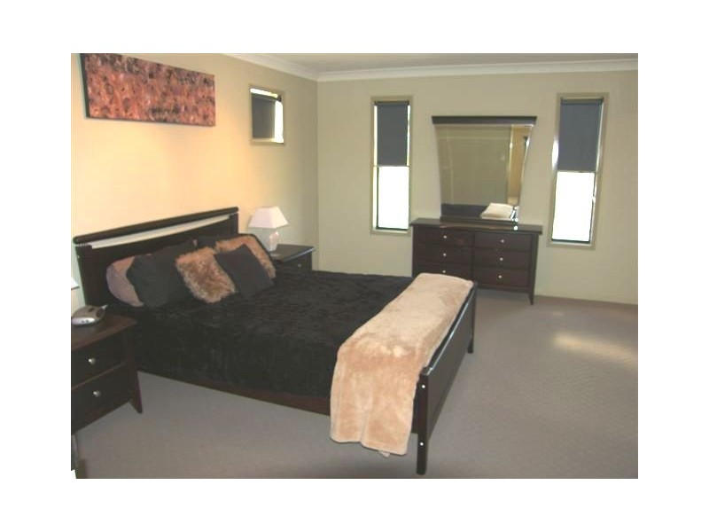 15 Gerard Street, Pacific Pines QLD 4211