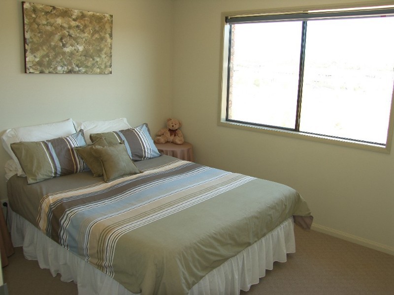 15 Gerard Street, Pacific Pines QLD 4211