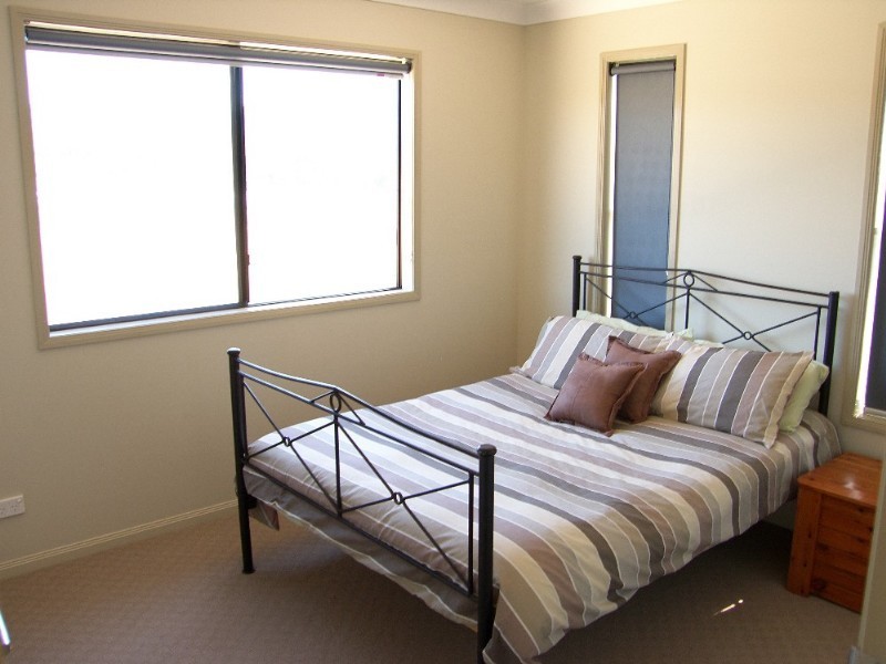 15 Gerard Street, Pacific Pines QLD 4211