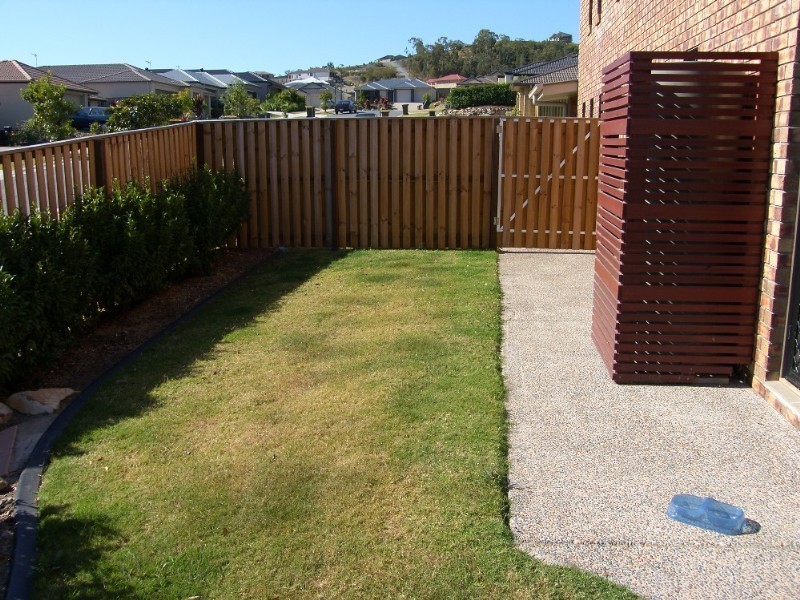 15 Gerard Street, Pacific Pines QLD 4211