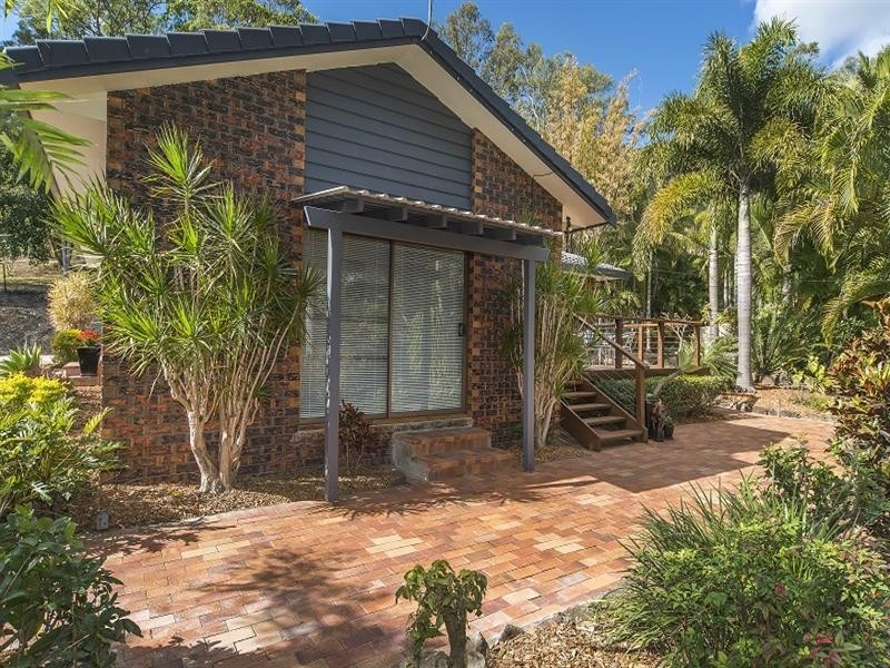 3 Woodside Place, Helensvale QLD 4212