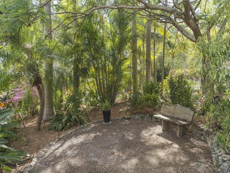 3 Woodside Place, Helensvale QLD 4212