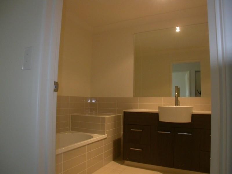 Pacific Pines QLD 4211