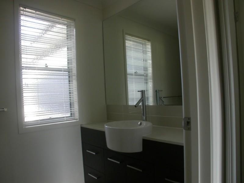 Pacific Pines QLD 4211