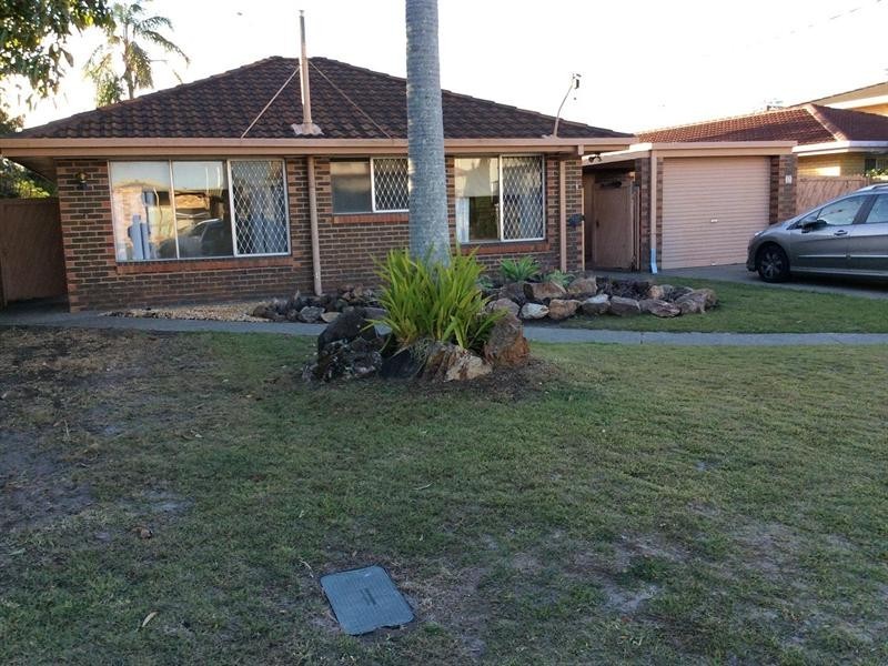 27 Vaggelas Crescent, Biggera Waters QLD 4216
