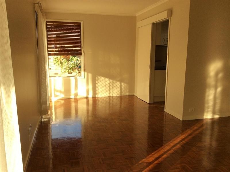 27 Vaggelas Crescent, Biggera Waters QLD 4216