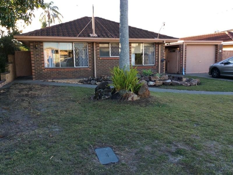 27 Vaggelas Crescent, Biggera Waters QLD 4216