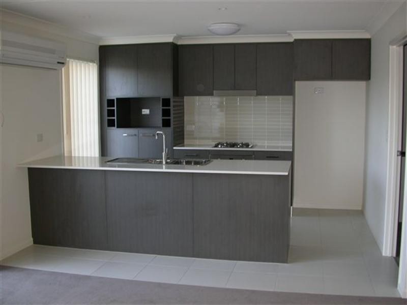 20/1 Belongil Street, Pacific Pines QLD 4211