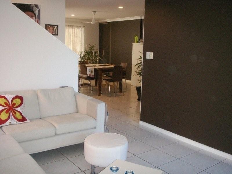 11/13 Hervery Street, Pacific Pines QLD 4211