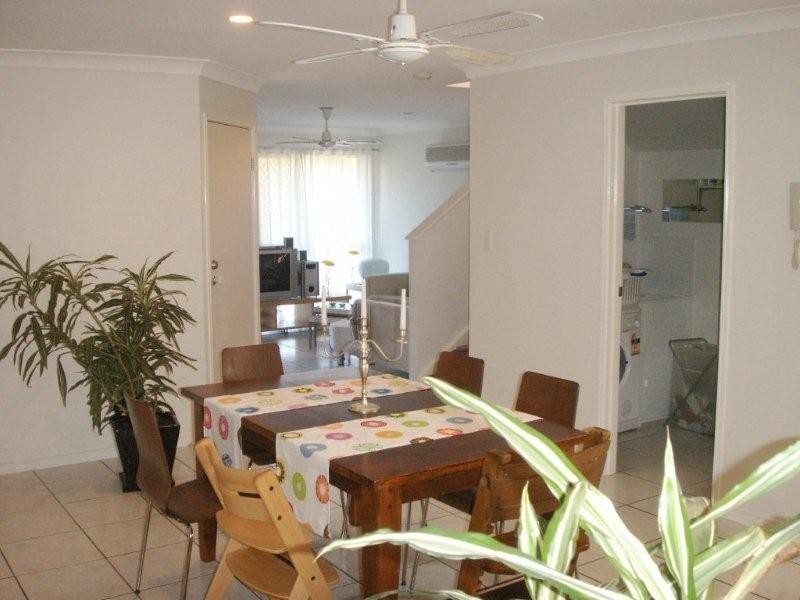 11/13 Hervery Street, Pacific Pines QLD 4211