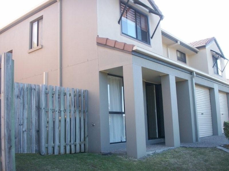 11/13 Hervery Street, Pacific Pines QLD 4211
