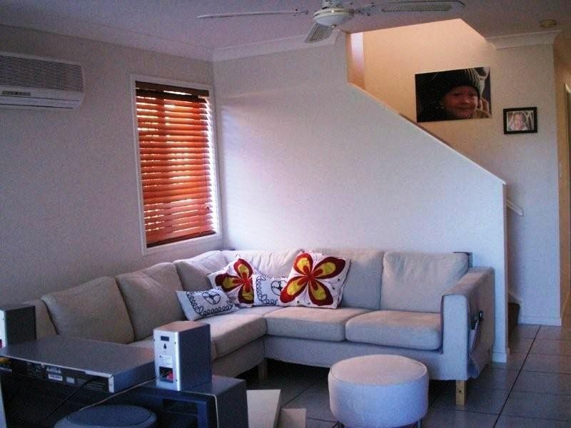 11/13 Hervery Street, Pacific Pines QLD 4211