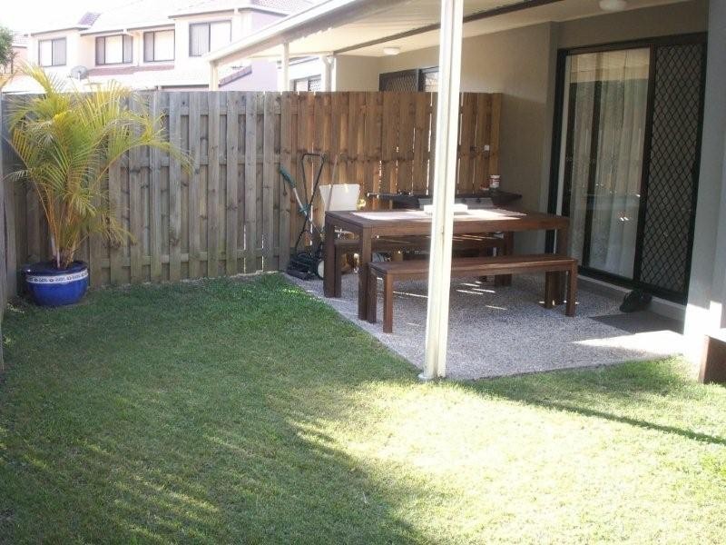 11/13 Hervery Street, Pacific Pines QLD 4211