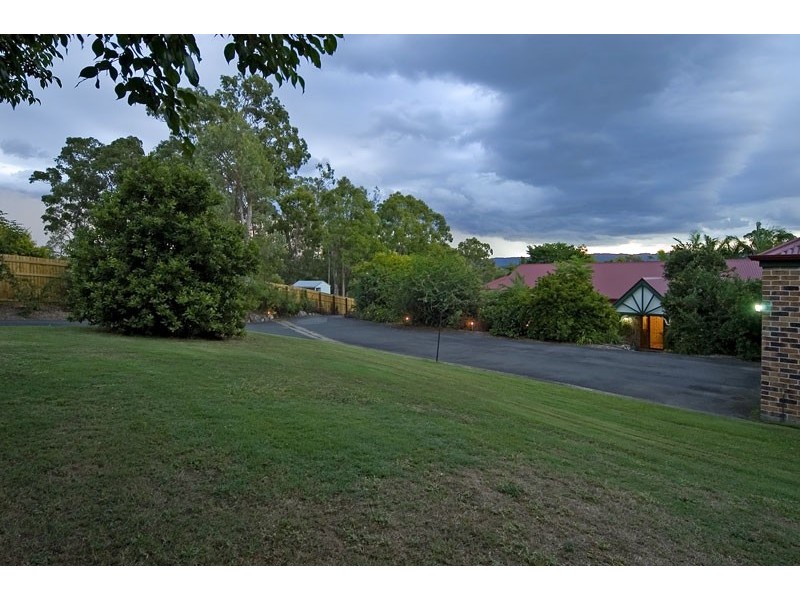 12 Hannaford Place, Helensvale QLD 4212