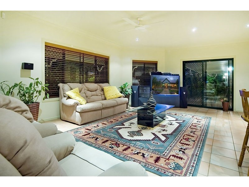 12 Hannaford Place, Helensvale QLD 4212