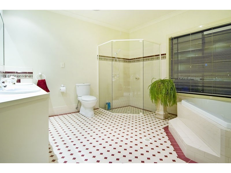 12 Hannaford Place, Helensvale QLD 4212