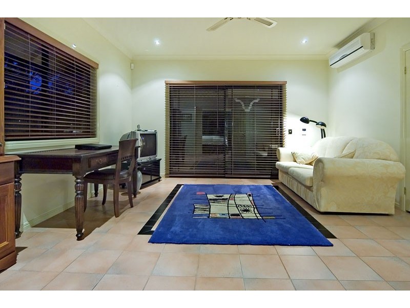12 Hannaford Place, Helensvale QLD 4212