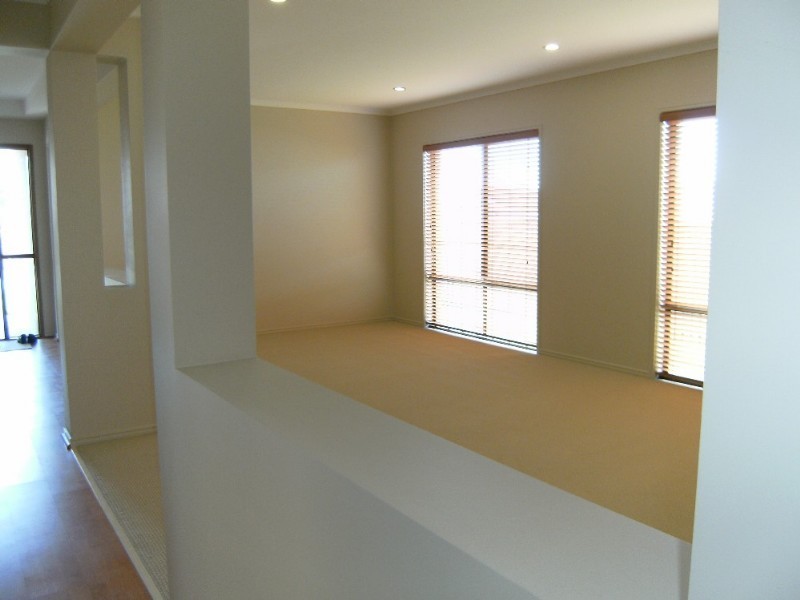 10 Penneshaw Crescent, Ormeau QLD 4208