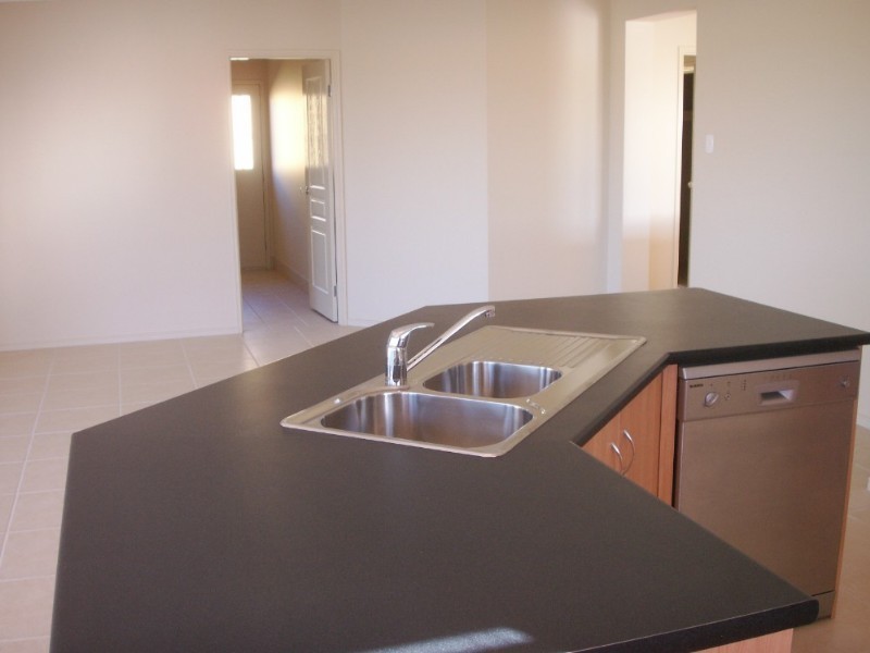 10 Penneshaw Crescent, Ormeau QLD 4208