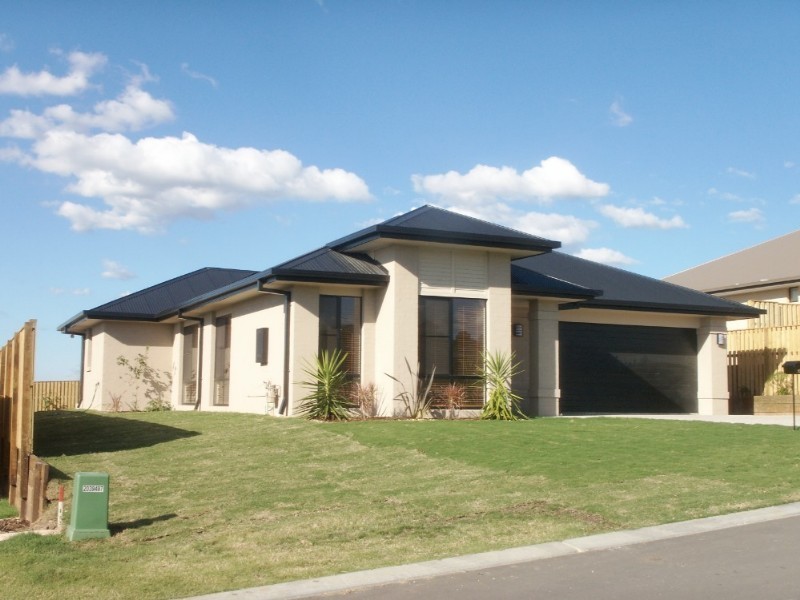 10 Penneshaw Crescent, Ormeau QLD 4208