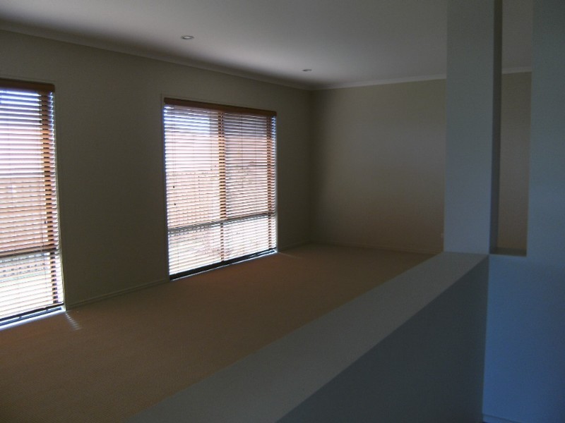 10 Penneshaw Crescent, Ormeau QLD 4208