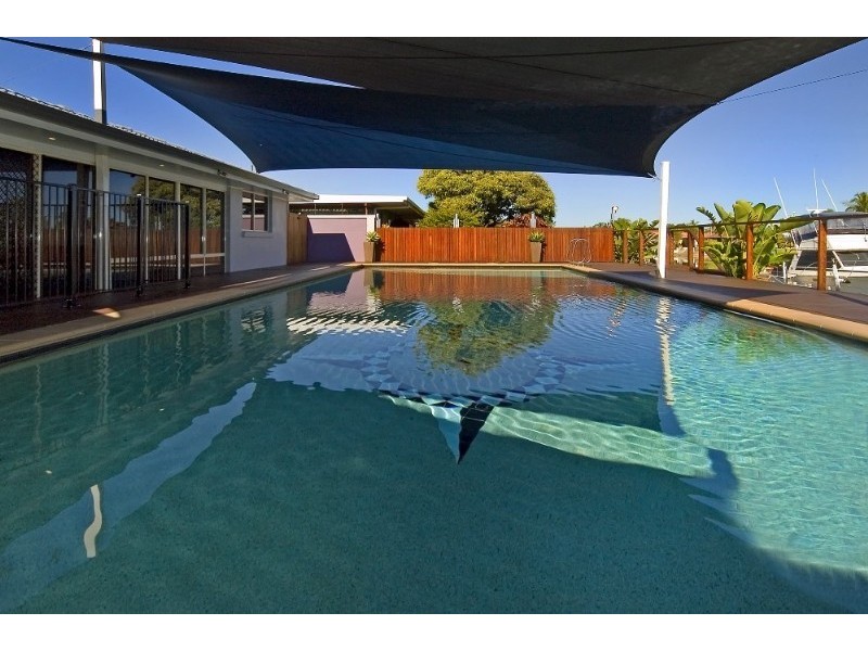 10 Drysdale Place, Paradise Point QLD 4216