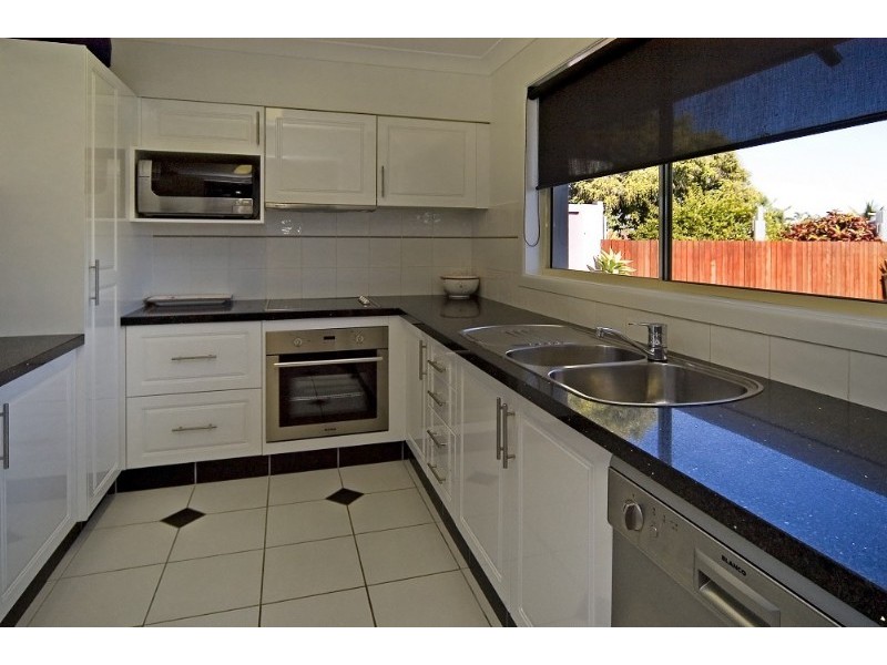 10 Drysdale Place, Paradise Point QLD 4216