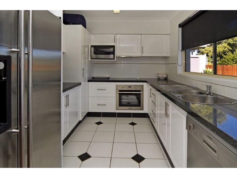 10 Drysdale Place, Paradise Point QLD 4216