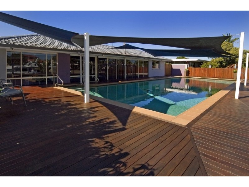 10 Drysdale Place, Paradise Point QLD 4216
