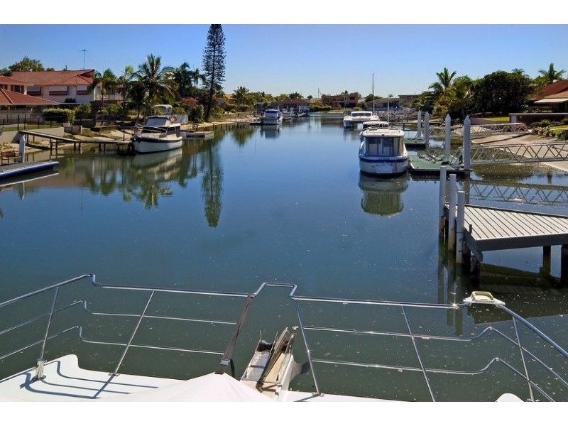 10 Drysdale Place, Paradise Point QLD 4216